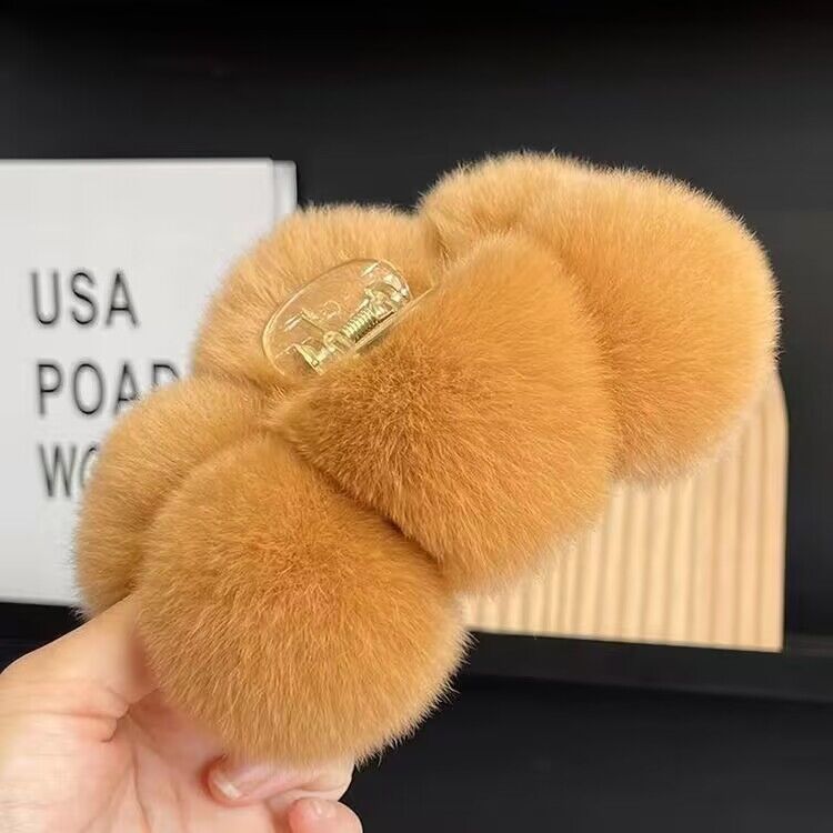 Elegant Rabbit Fur Ball Hairpin Plush Grip