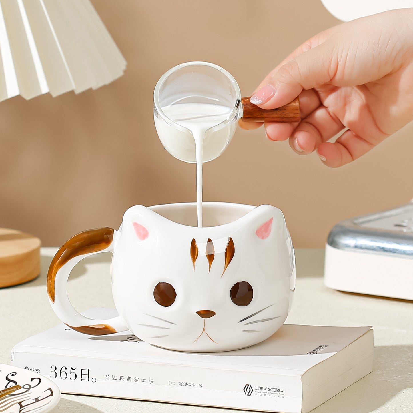 Cute Hand-Painted Ceramic Cat Mug - 430ml Creative Kitchen Drinkware