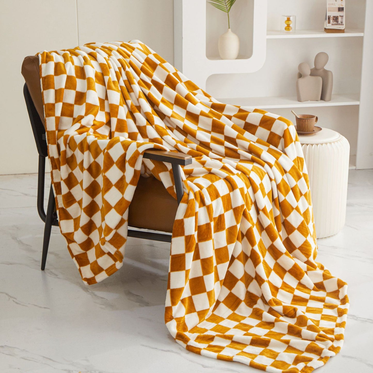 Large Flannel Blanket with Grid Pattern Thickened Soft Bedding for All Seasons