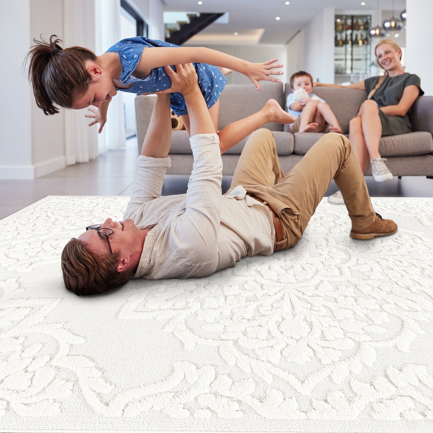 Step Collection High-Low Medallion Cream Indoor Area Rug, 2'x3',