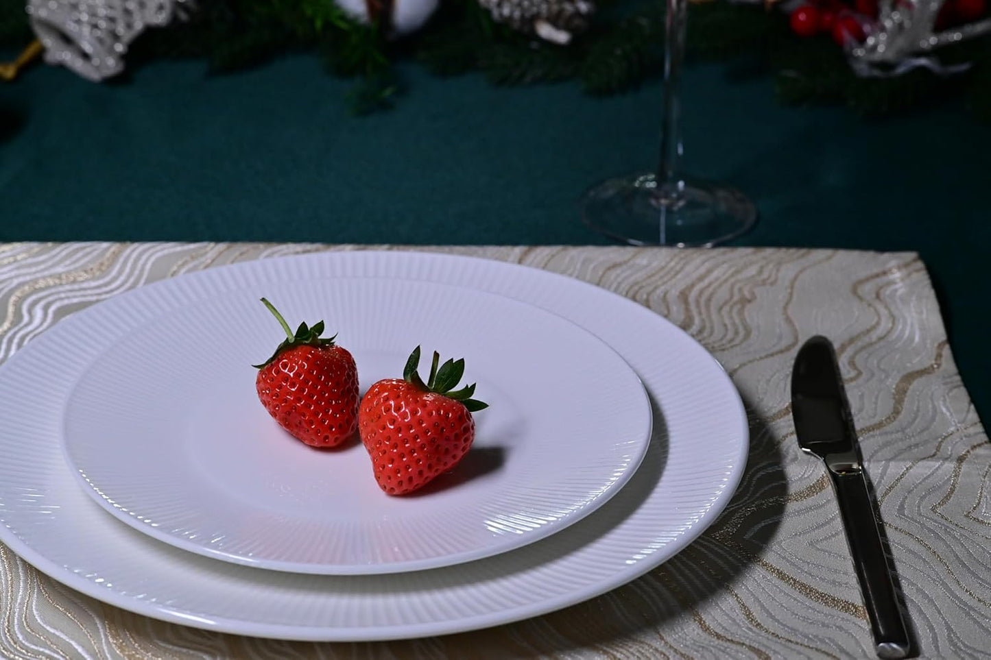 Dandilion 16-Piece Bone China Dinnerware Set - Service for 4