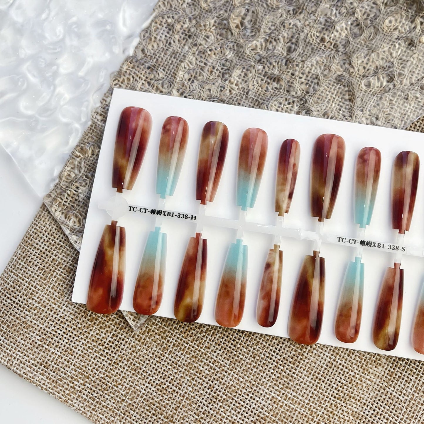 Gradient Autumn & Winter Nail Art Kit with Colorful Nail Stickers and Sealing Layers