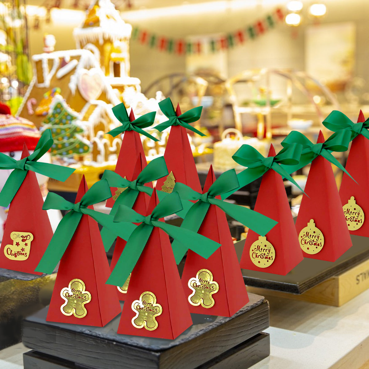 20-Pack Pre-Assembled Christmas Treat Boxes - Red Triangle Design