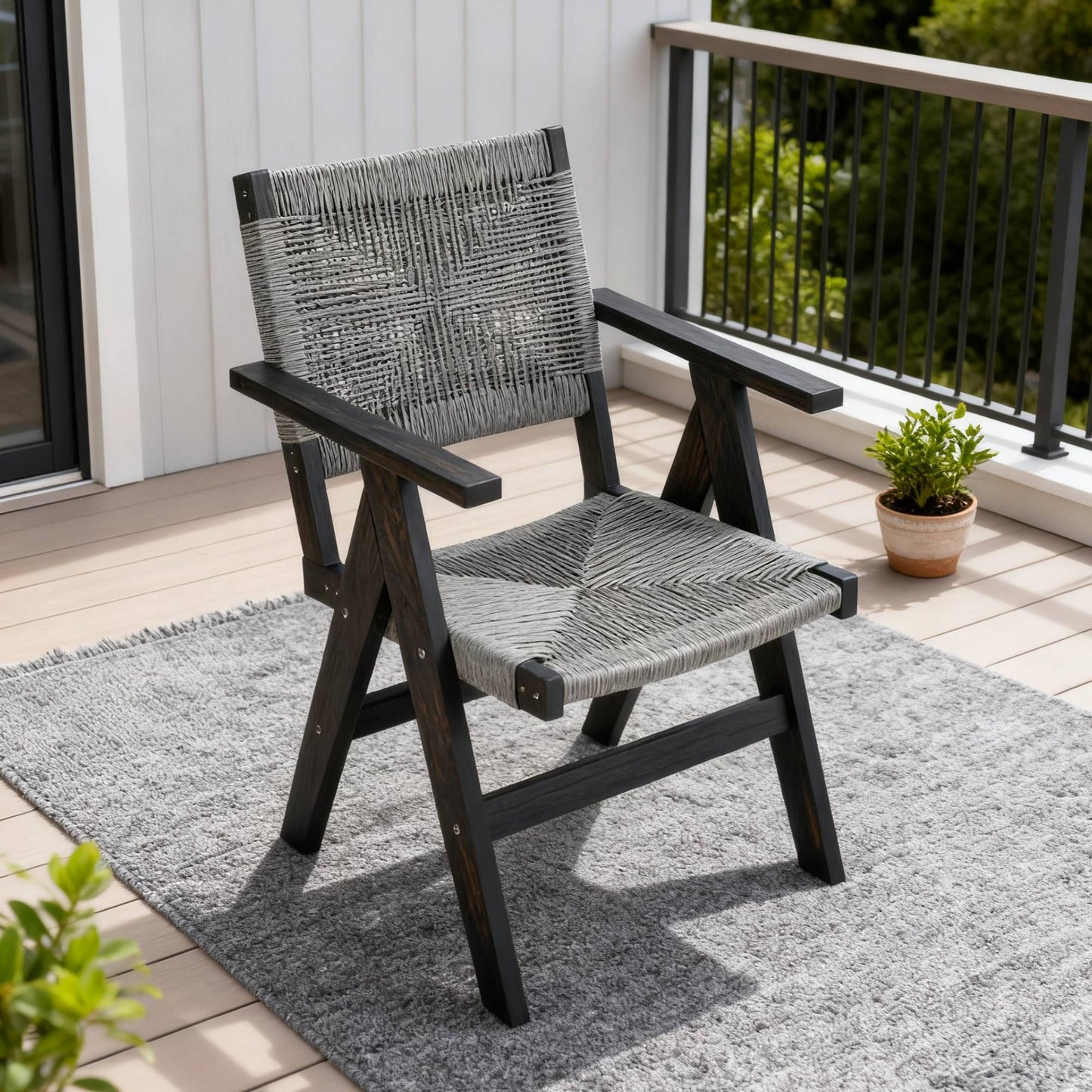 HIPS All-Season Dining Chair Suitable For Garden Dinners & Versatile