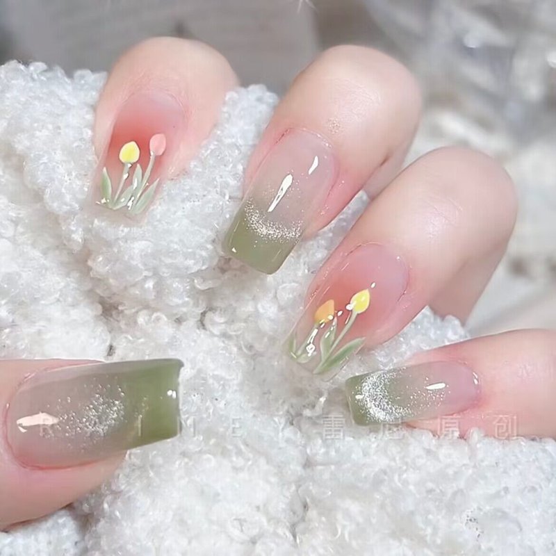Green Cat Eye Tulip Nail Tips