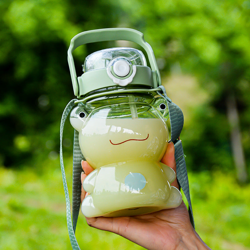 Children's Large-Capacity Bear-Shaped Plastic Straw Cup - Leak-Proof Drinkware