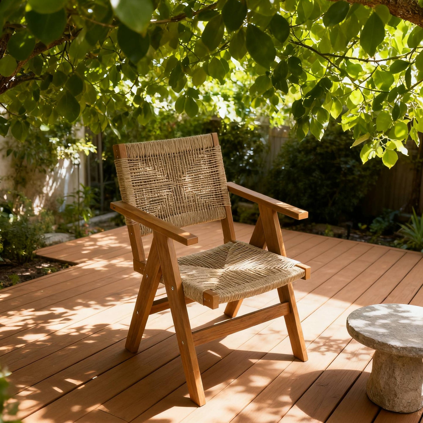 HIPS Sturdy Outdoor Dining Chair Ideal For Deck Dinner Parties &