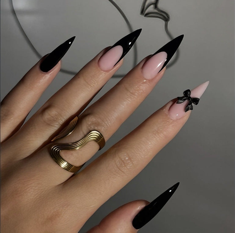 Minimalist Black Edged Nude French Manicure Nails Set for Women