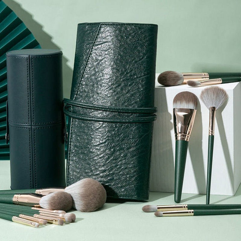 Green Cloud Makeup Brush Set - 14 Soft Cosmetic Brushes for Face & Eyes