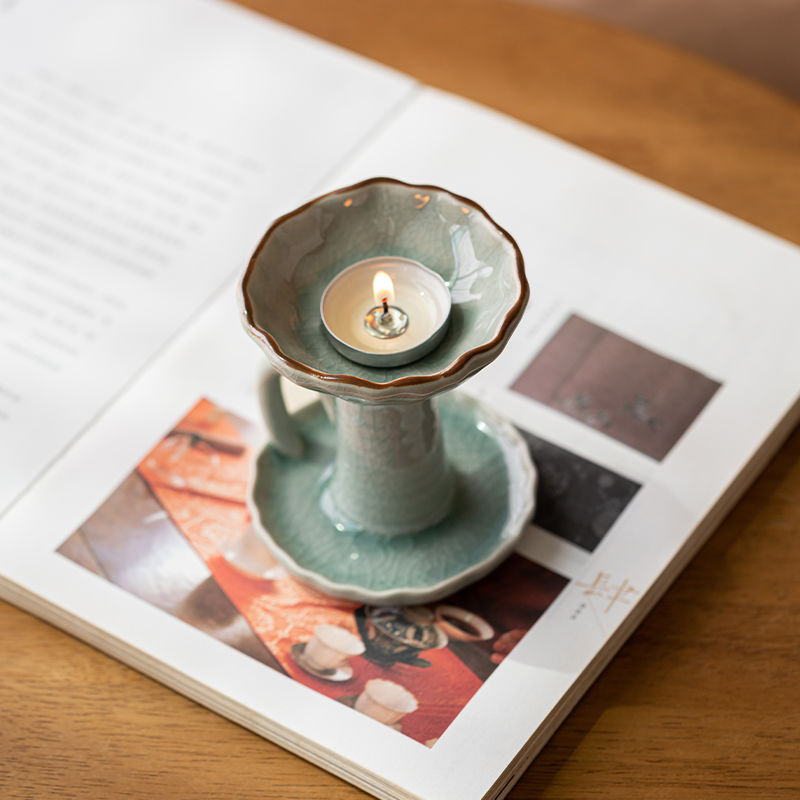 Retro Ceramic Zen Lotus Aromatherapy Candlestick - Wooden Home Decor