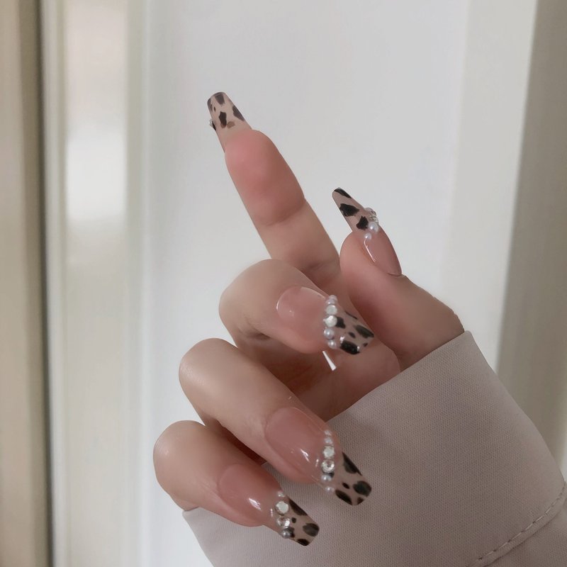 Leopard Print Press-On Nails - 10pc Manicure Set