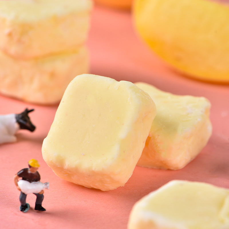 Freeze-Dried Yogurt Cubes With Fruit Pieces 45g