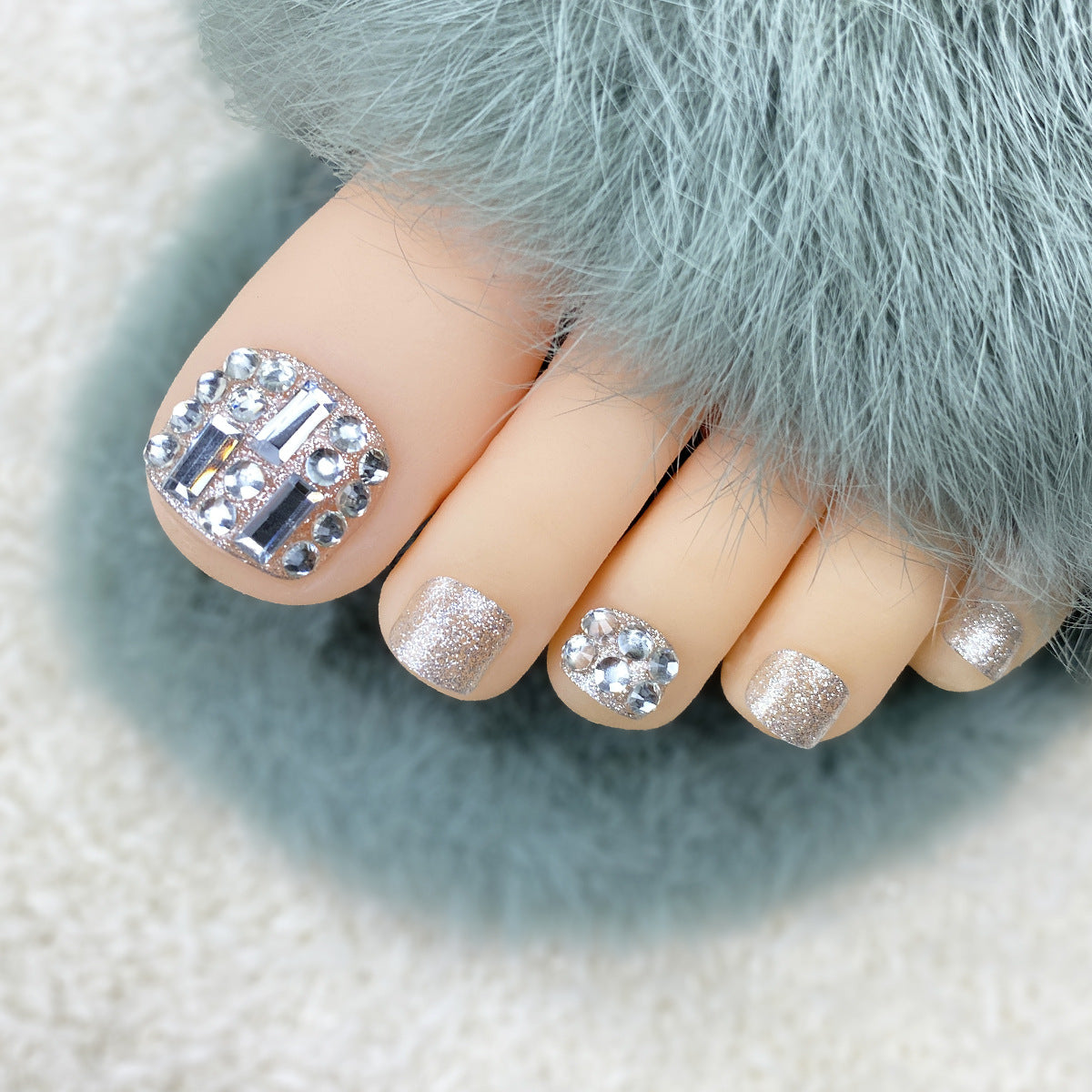 Rhinestone Nail Strips – Silver, 24 Pieces