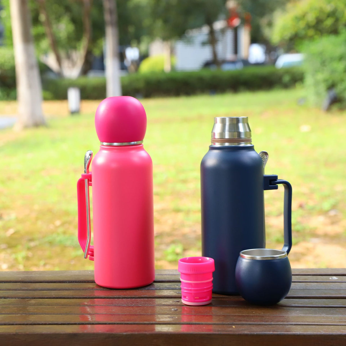Portable Insulated Travel Mug with Straw and Spoon - Leakproof, Keeps Drinks Hot or Cold