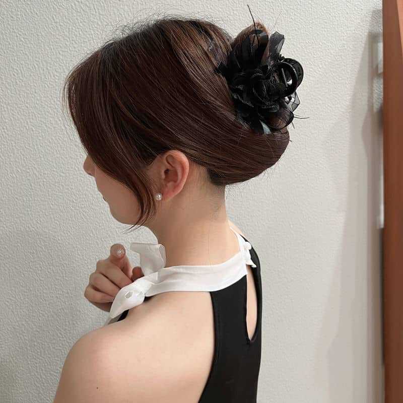 Camellia Feather Grip Hair Clip - Black