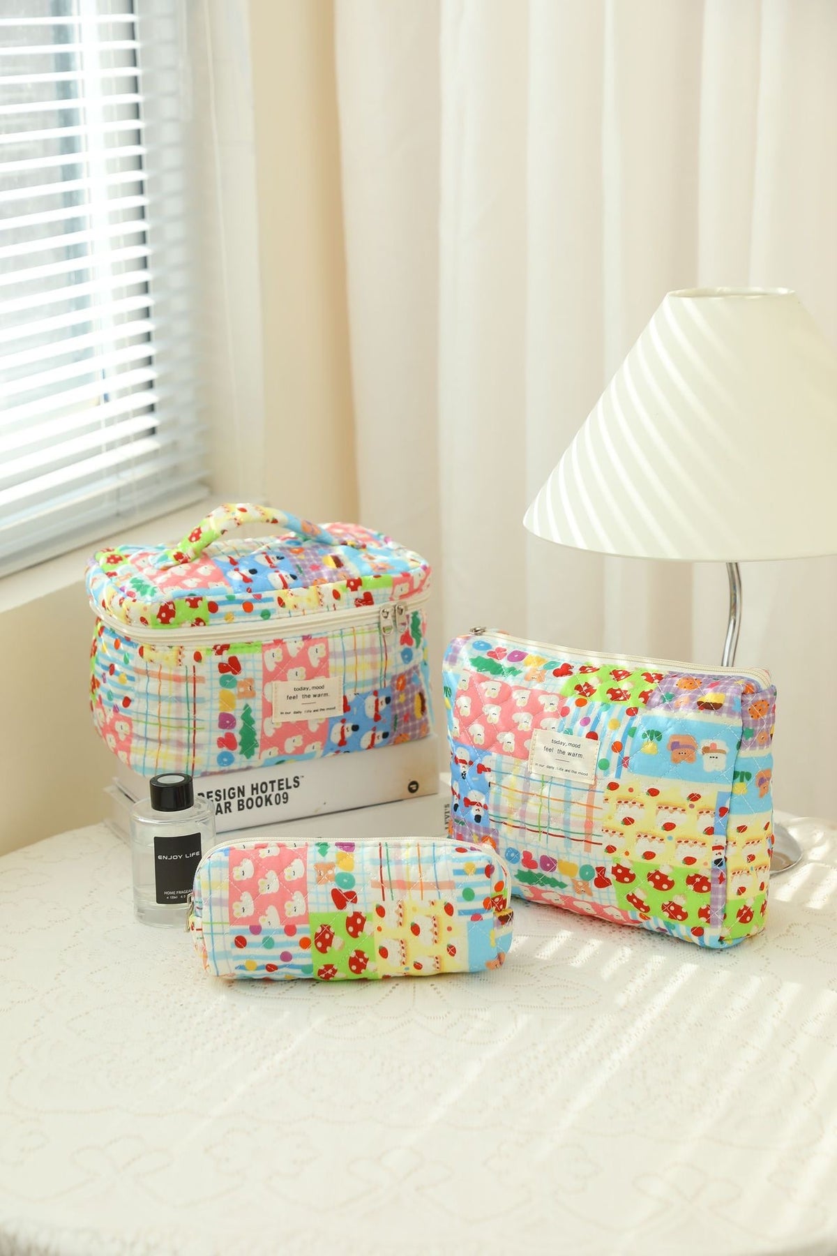 Large Capacity Portable Cosmetic Bag with Floral Design - Travel Makeup Organizer