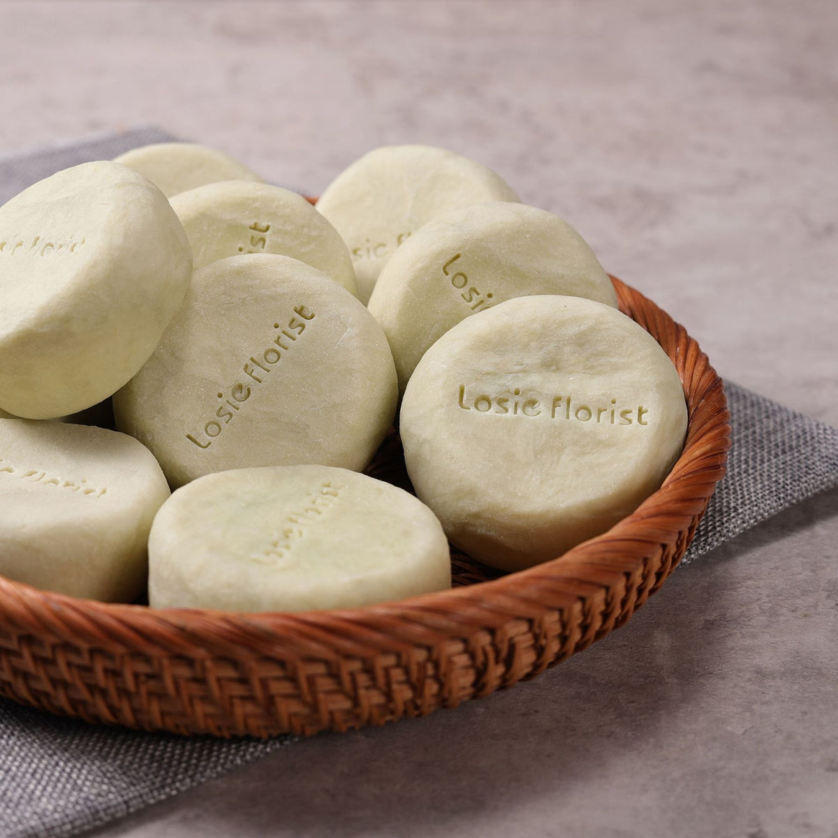 Mugwort Tea Tree Bitter Mint And Grinding Soap