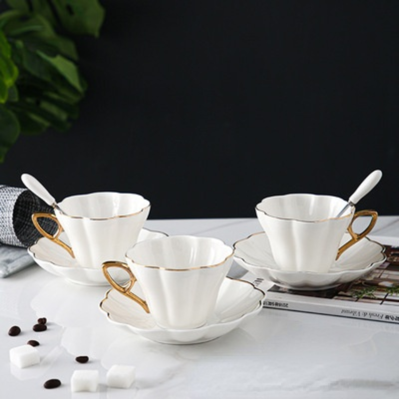 Hand-Painted Gold-Rimmed Coffee Mug - White, 101-200ml, Gift-Ready
