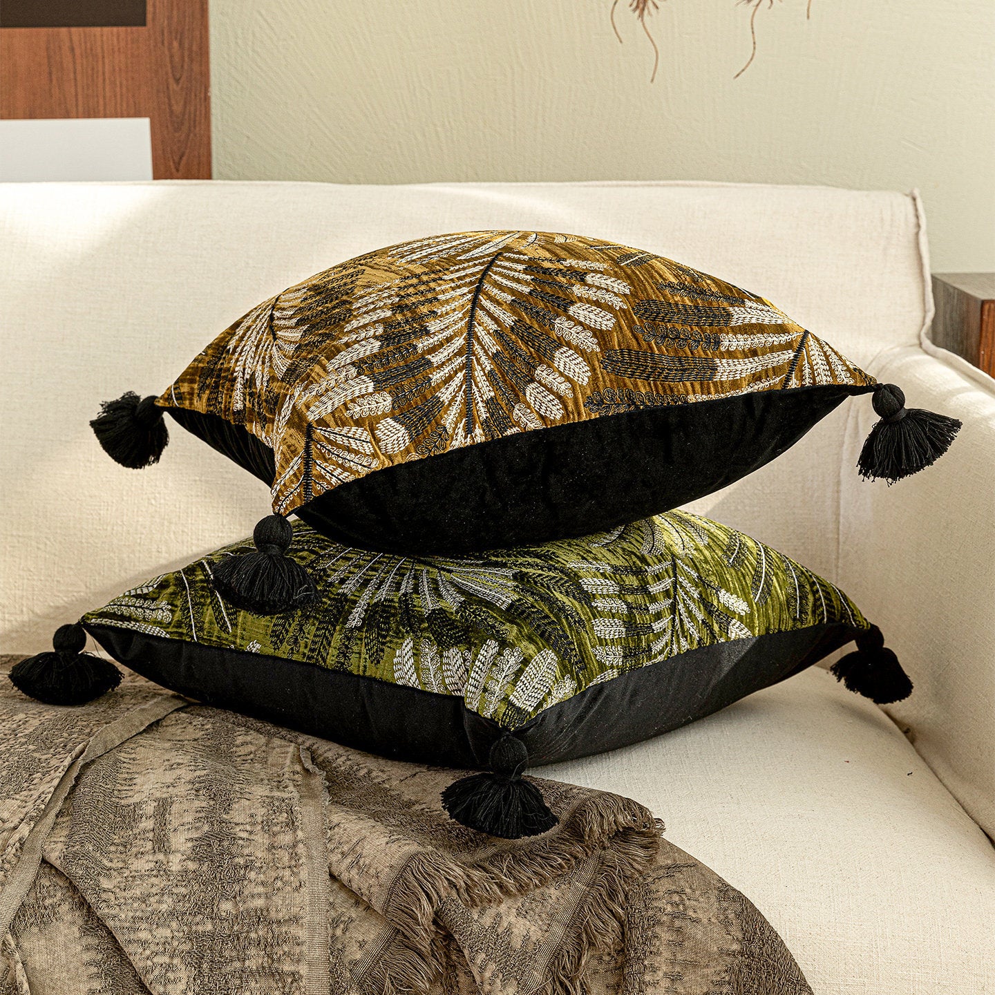 Luxury Velvet Throw Pillow with Embroidered Leaf Pattern - 45x45cm & 30x50cm