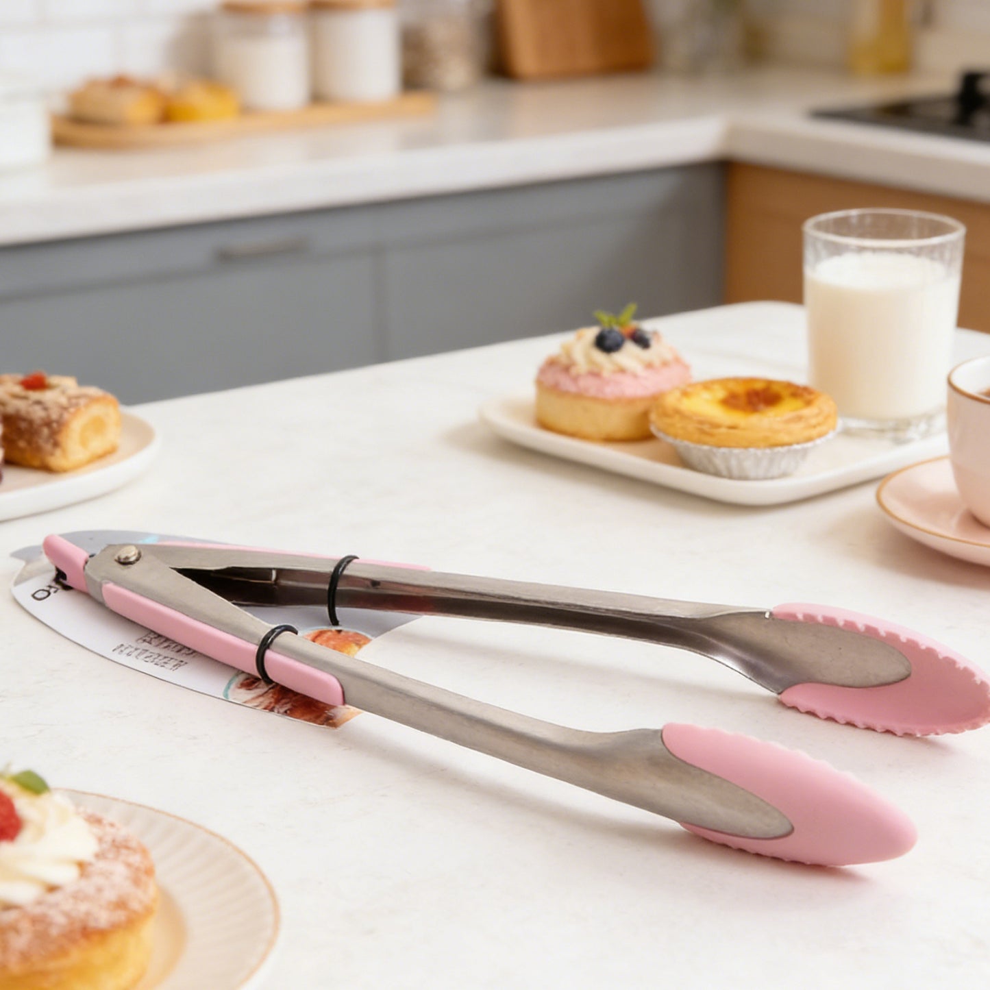 Kitchen Tongs - Versatile Cooking Utensil for Grilling & Serving
