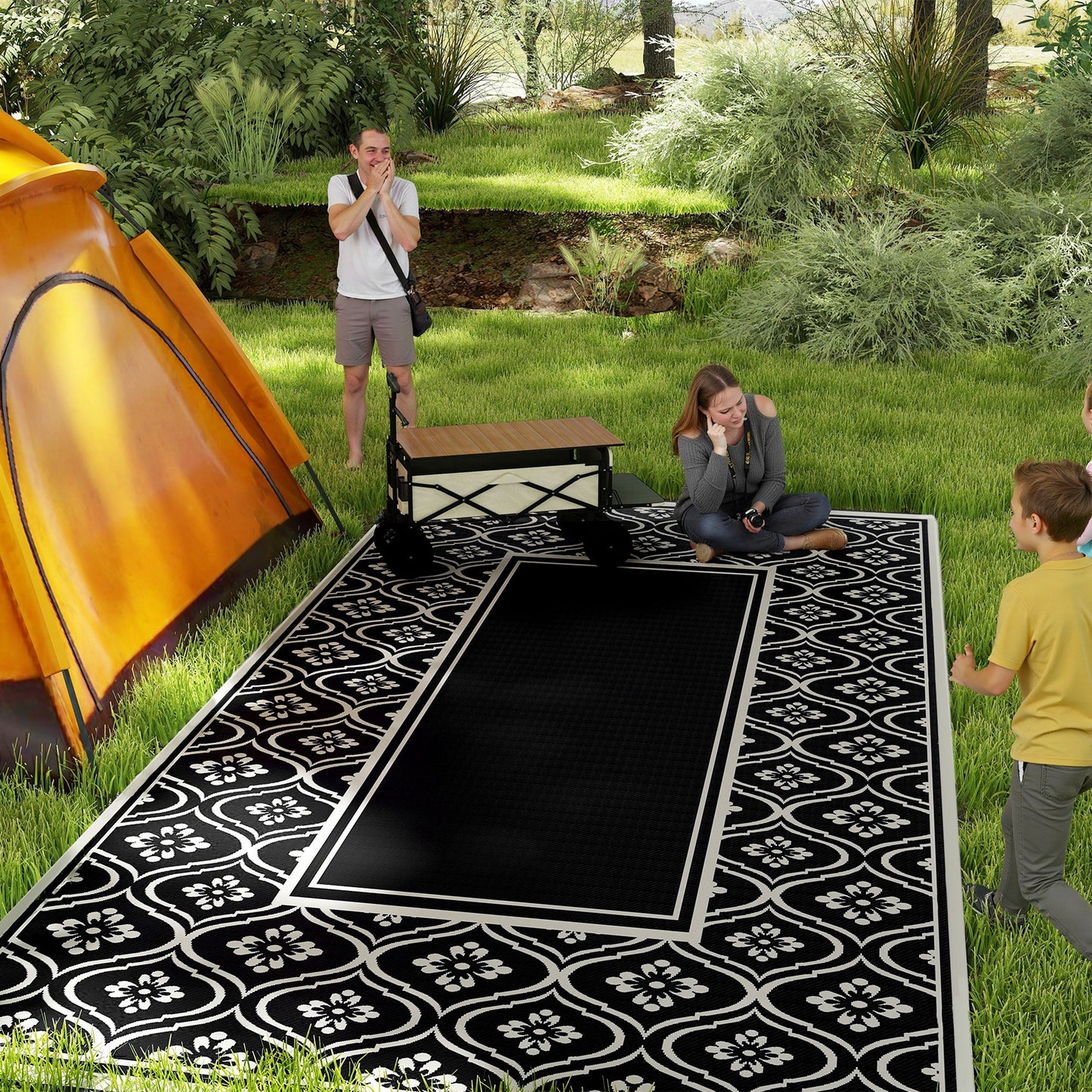 Reversible Outdoor Rug - Waterproof Plastic Straw, 9' x 18', Black & White Gourd Border