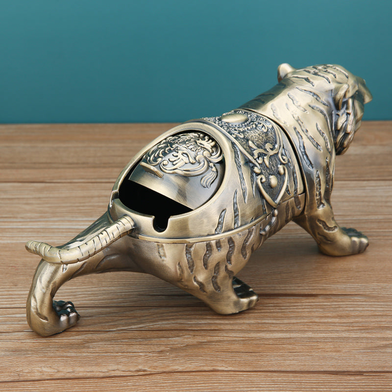 Decorative Ashtray with Anti-Fly Design - Retro Alloy Household Ornament