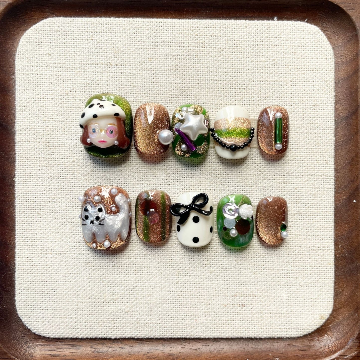 Cute Cat-Eye Short Ready-to-Wear Nail Tips for Nail Art