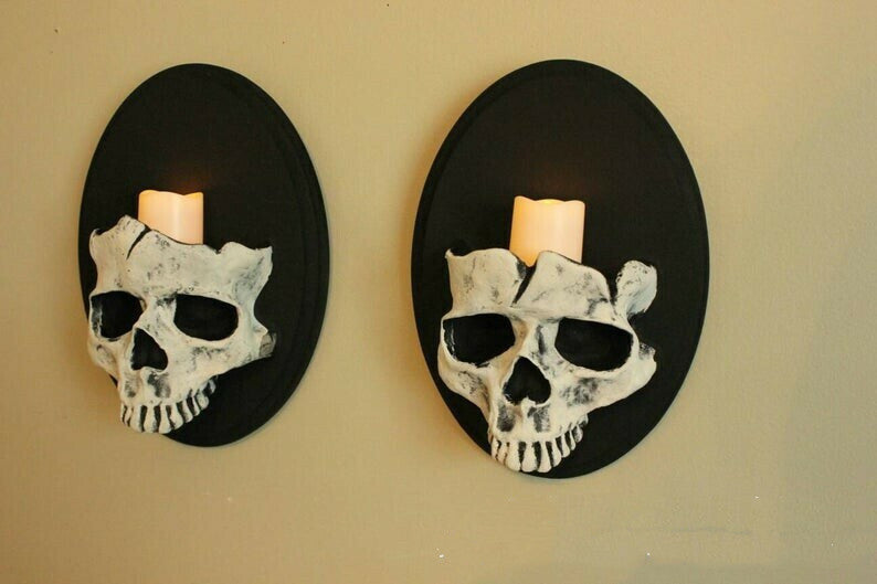 Halloween Ghost Skull Resin Hanging Decoration for Home & Garden
