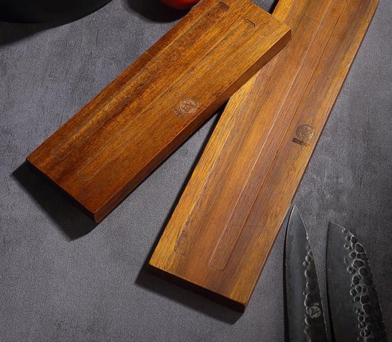Magnetic Wall-Mounted Knife Rack - Solid Wood, Perforation-Free, Strong Magnet