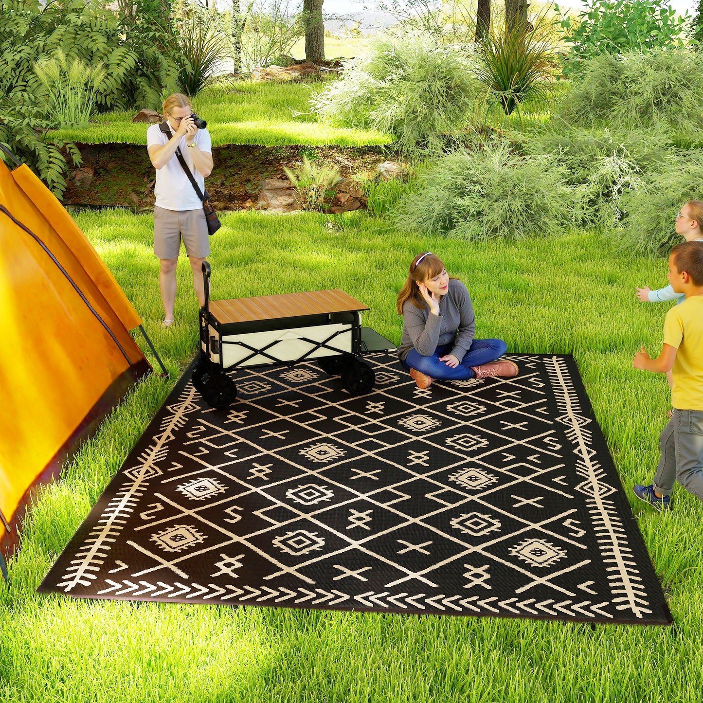 Reversible Outdoor Rug - Waterproof Plastic Straw, 9' x 12', Black & Beige Rhombus