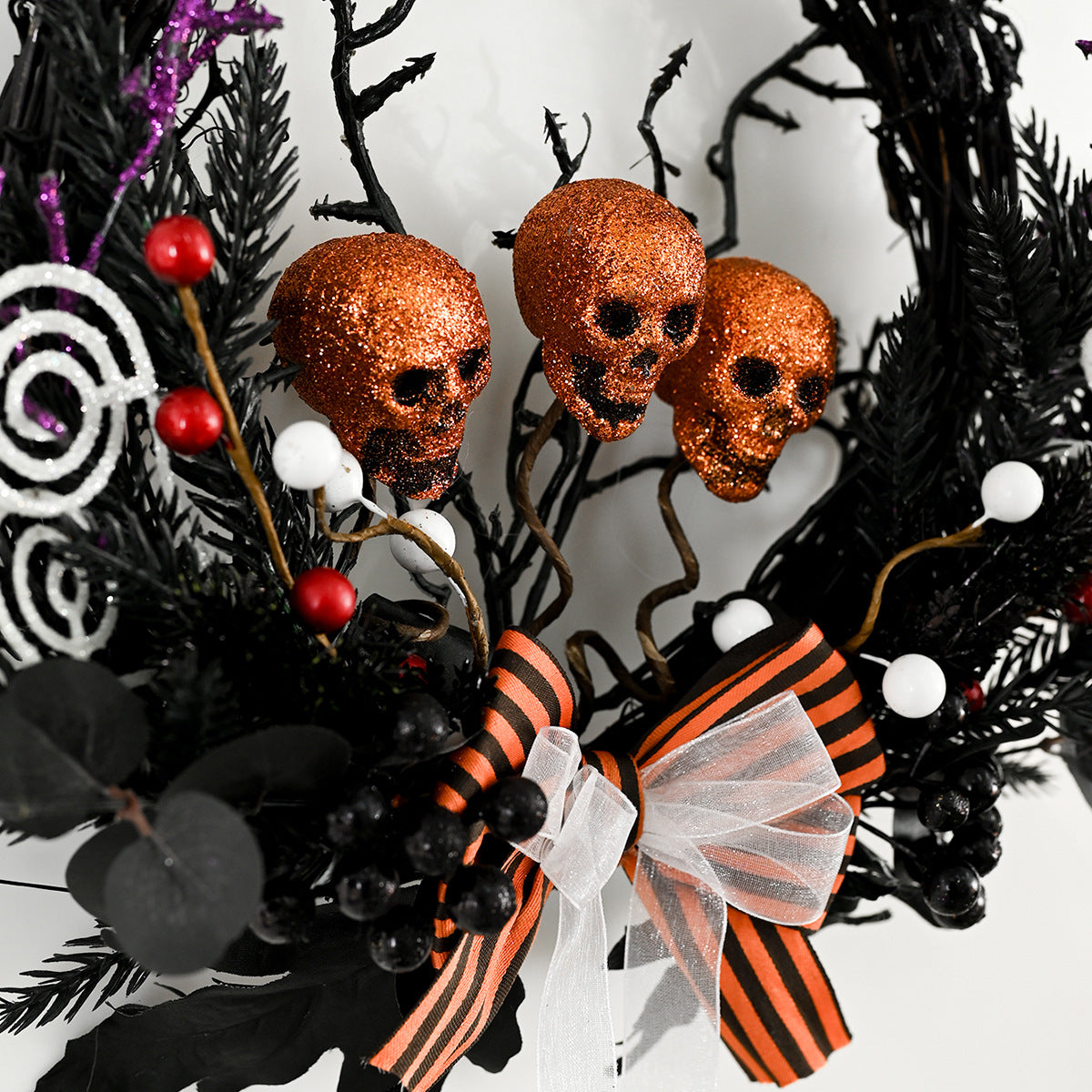 Halloween Yellow Skull Wreath for Festive Home Decor - 43x33cm