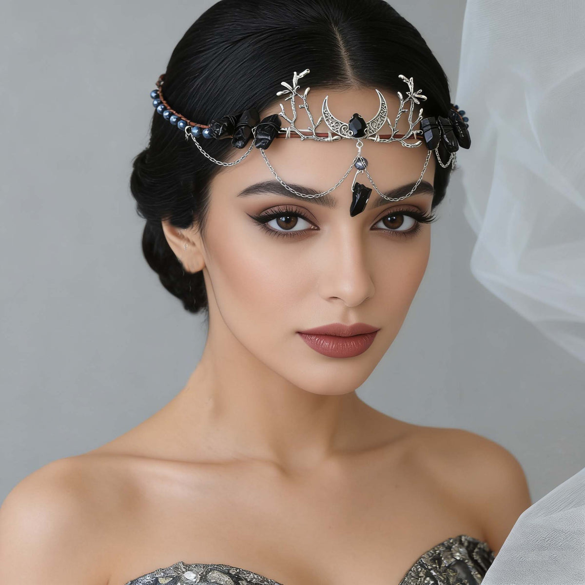 Handwoven Moon Tassel Chain Hairband - Black