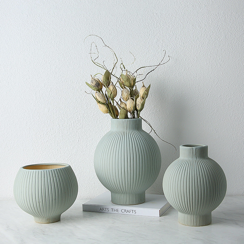 Handmade Ceramic Vase for Living Room Decor - Blue & White Artful Flower Arrangement