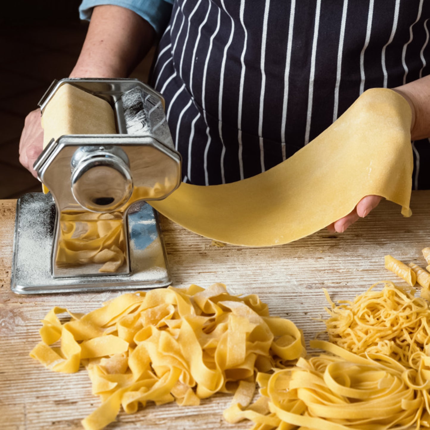 Pasta Maker Roller Machine with 9 Thickness Settings - Silver