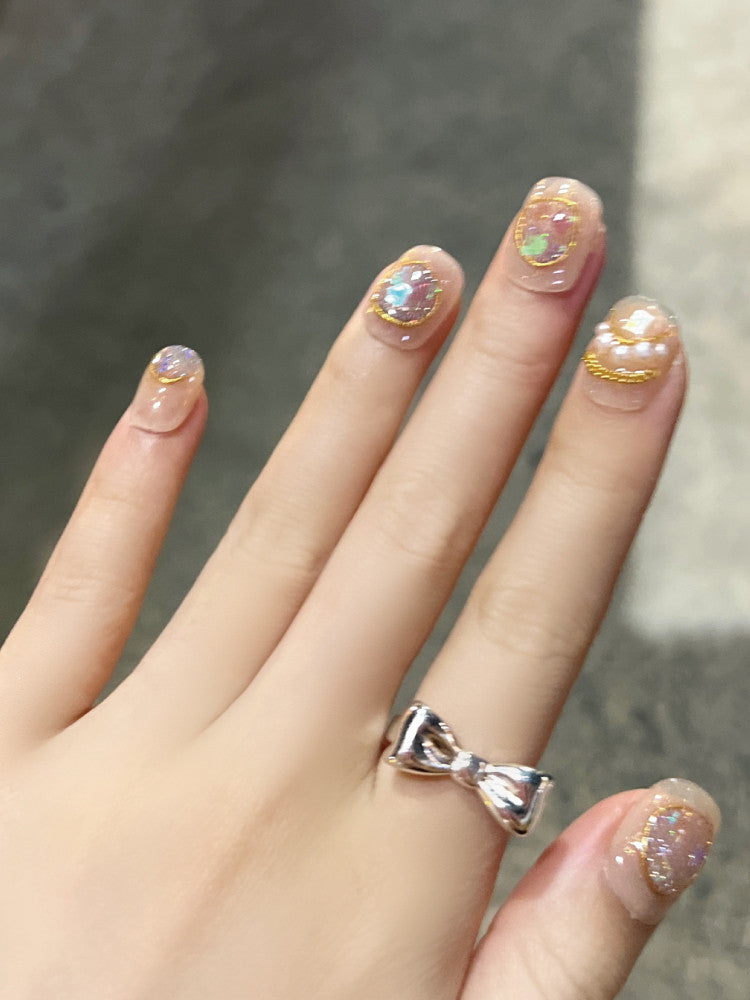 Wearing Nails Short Round - Warm Yellow
