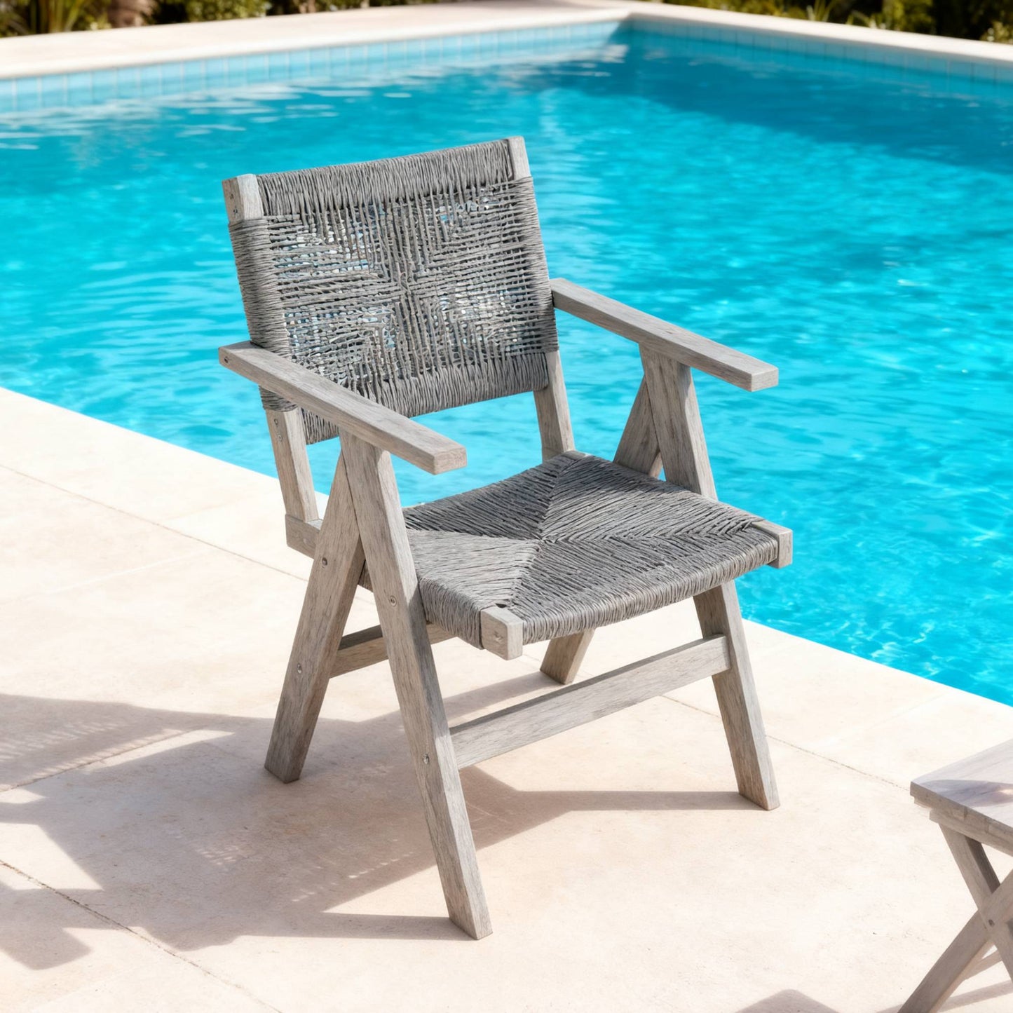 HIPS All-Season Dining Chair Suitable For Garden Dinners & Versatile