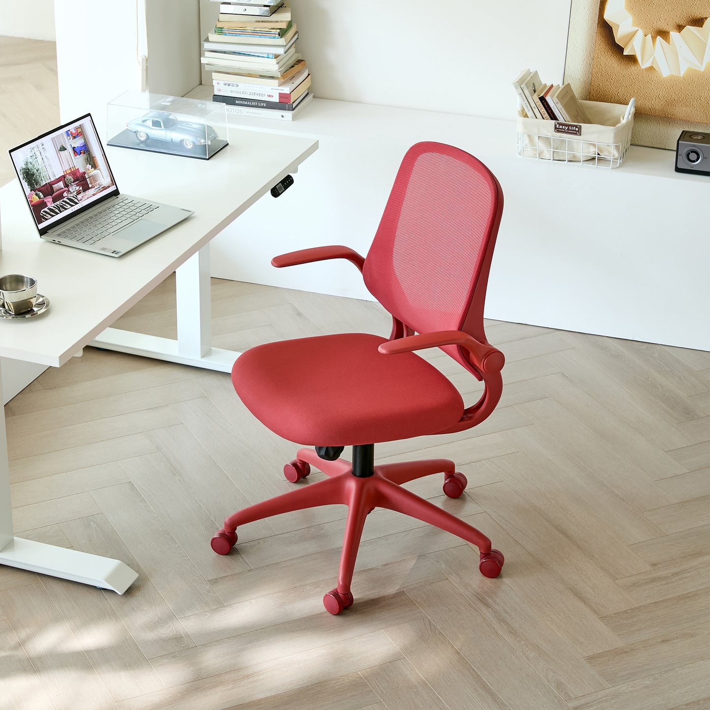 Ergonomic Mesh Office Chair - Comfortable & Fireproof - Red