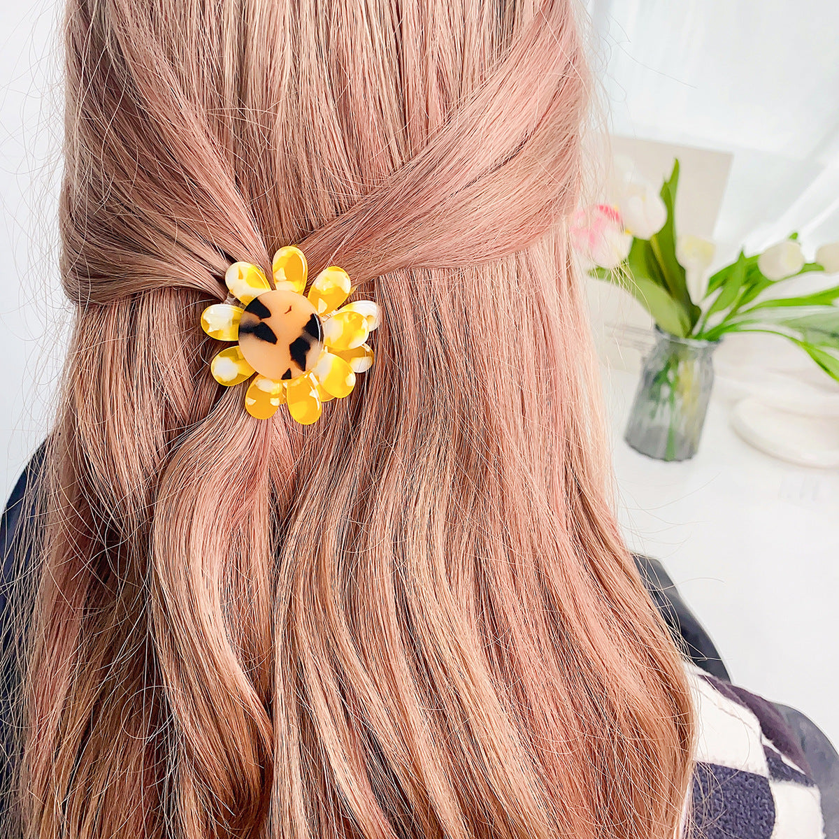 Retro Acrylic Hair Clip - Flower Design