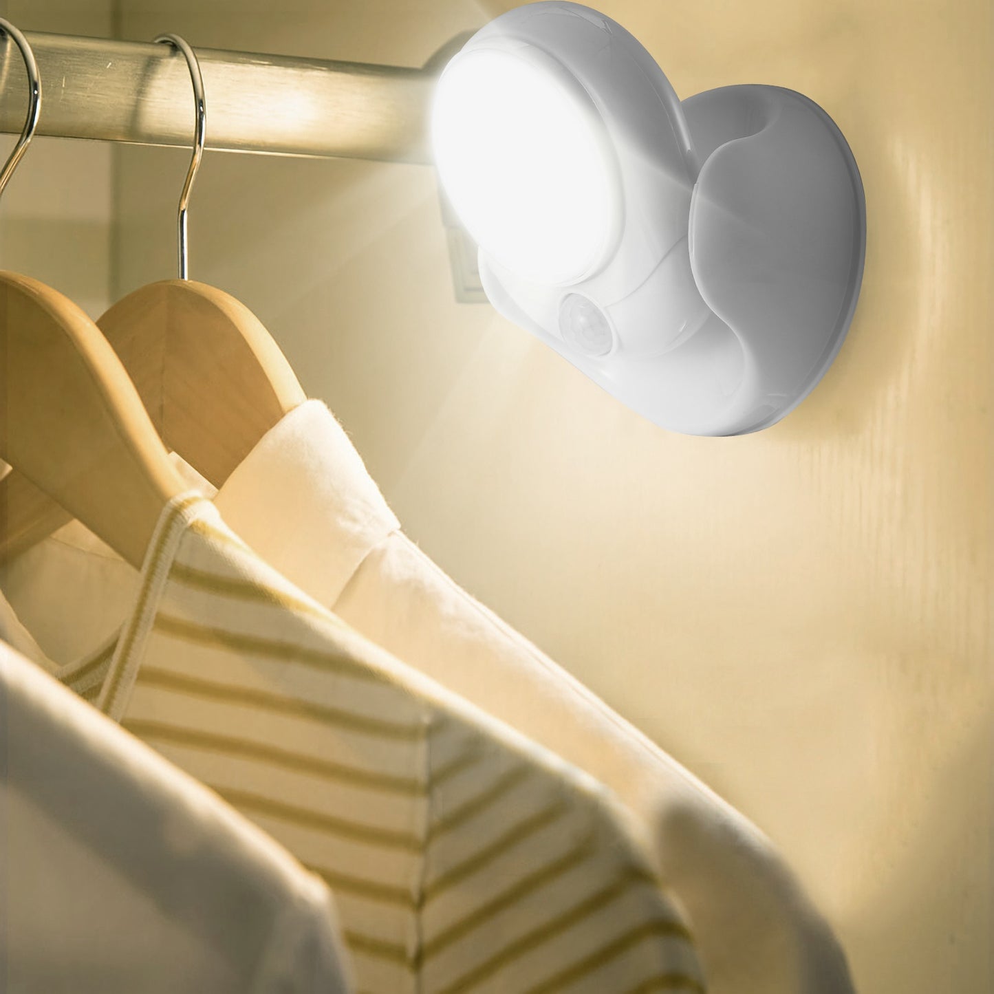 Wireless LED Night Light with Motion Sensor 360° Rotatable, Battery Operated for Closet Bathroom