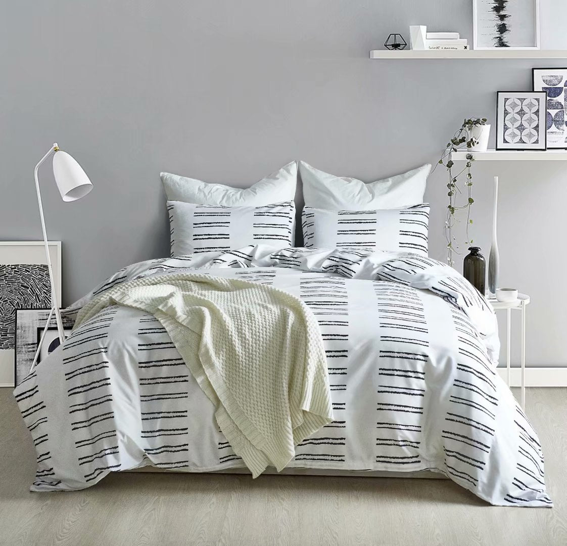 Three-Piece Quilt Cover Set in Multiple Sizes - Modern Bedding with Pillowcases