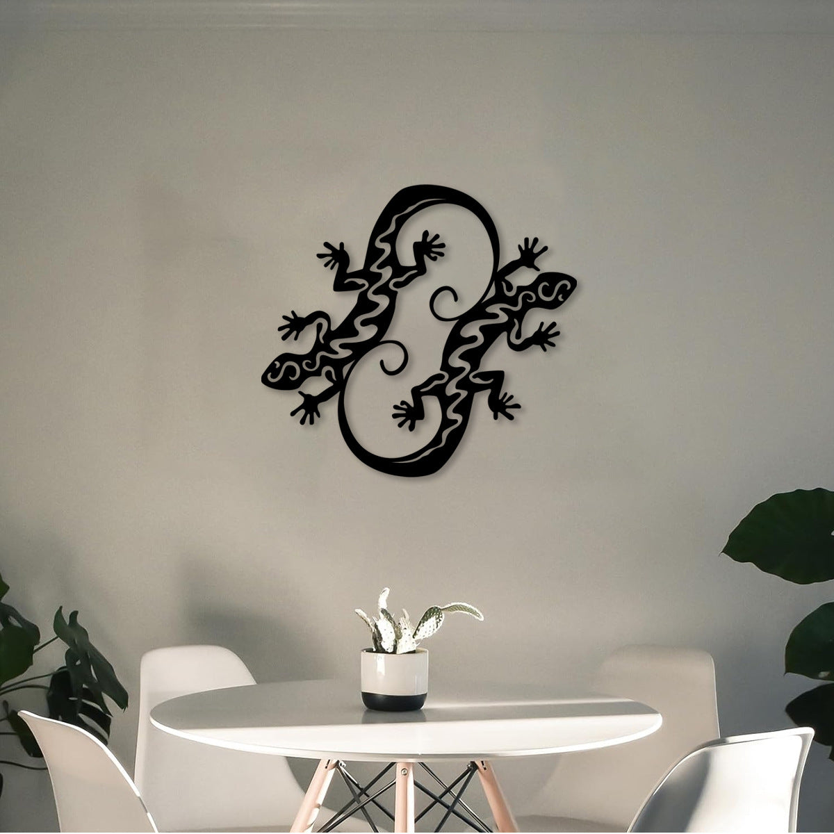 Gecko Silhouette Metal Wall Hanging Decor - Minimalist Home Accent