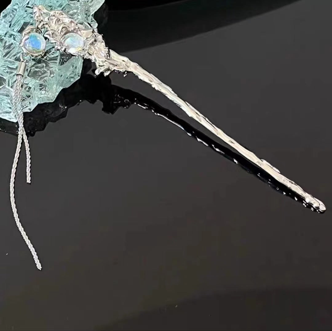 Women's Retro Moonlight Stone Tassel Hairpin