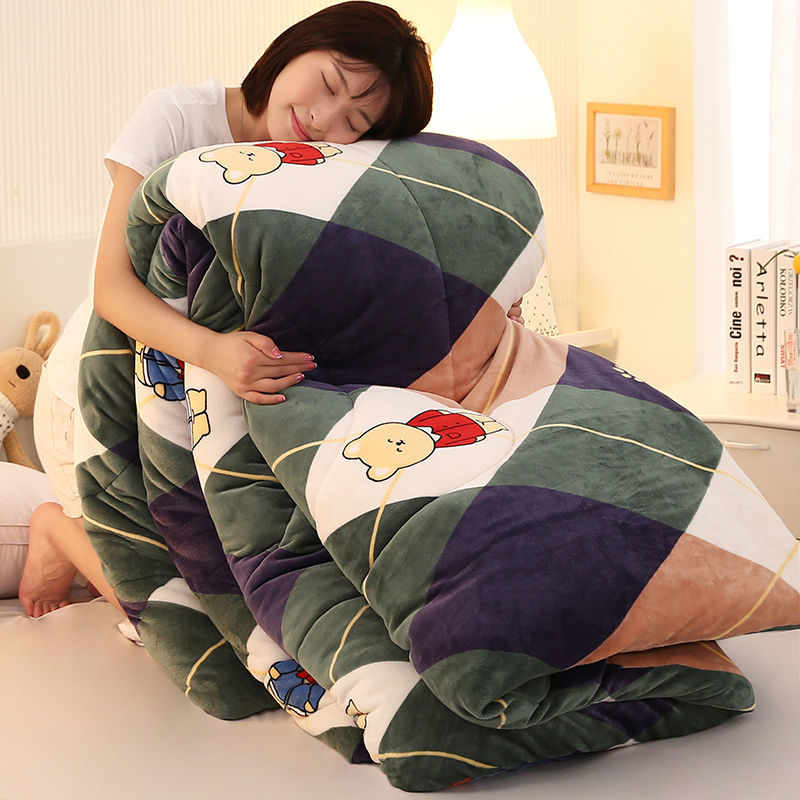 Double-Sided Milk Fleece Quilt for Dormitory - Skin-Friendly & Warm Bedding