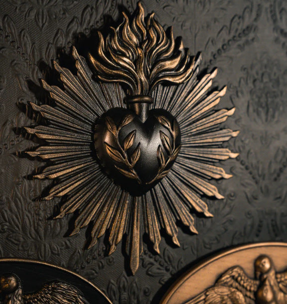 Resin Sacred Heart Flower Relief Ornament for Home & Garden Decor