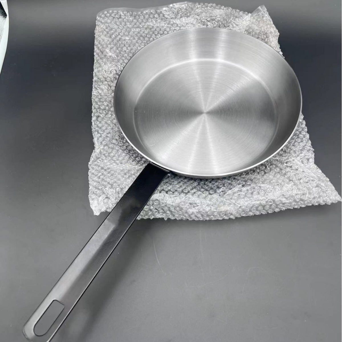 26cm Carbon Steel Uncoated Iron Pan - Non-Stick Cooking Pot