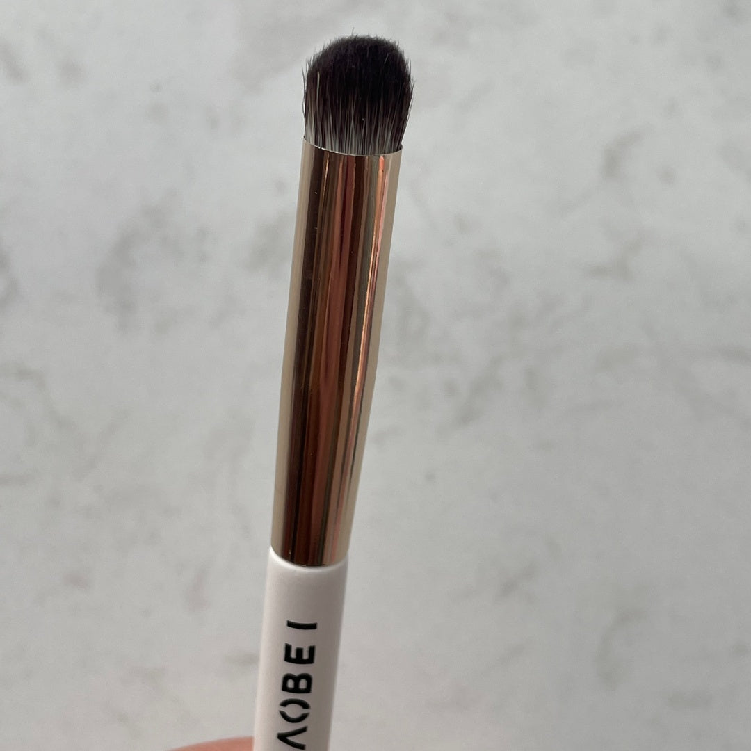 Double-Ended Eyeshadow Blending Brush - Soft Fiber Makeup Tool