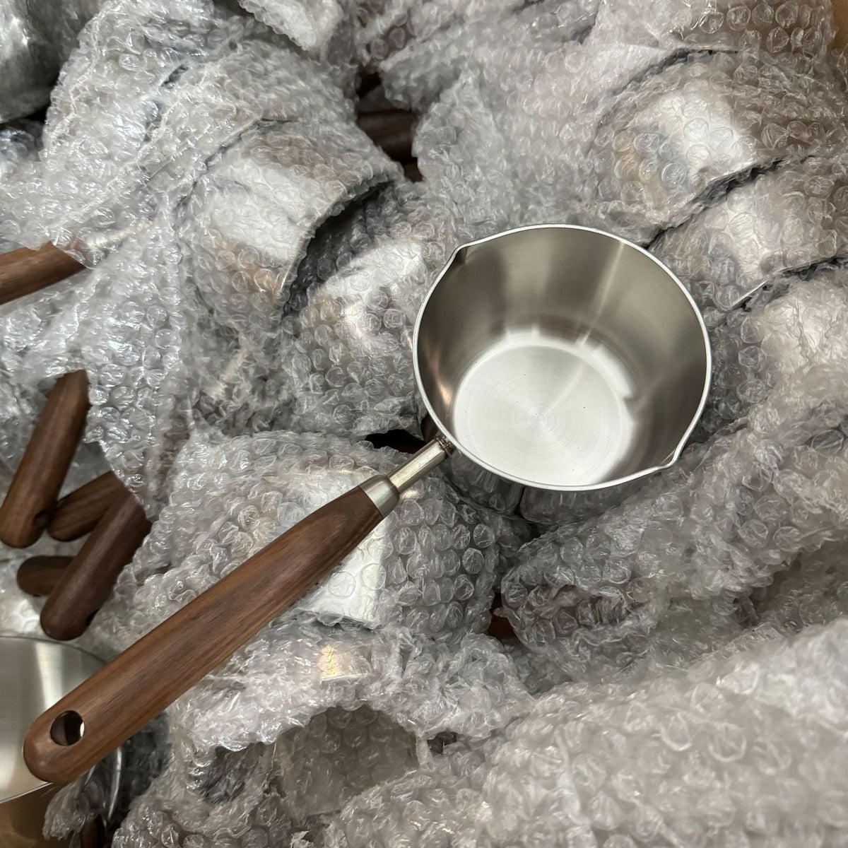 Outdoor Stainless Steel Walnut Oil Pouring Pot 330ml-900ml