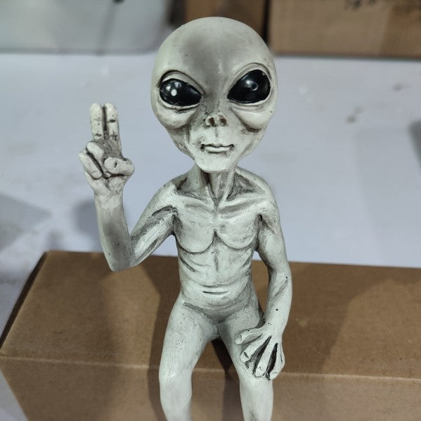 Resin Alien Statue Ornament Decoration for Home & Garden