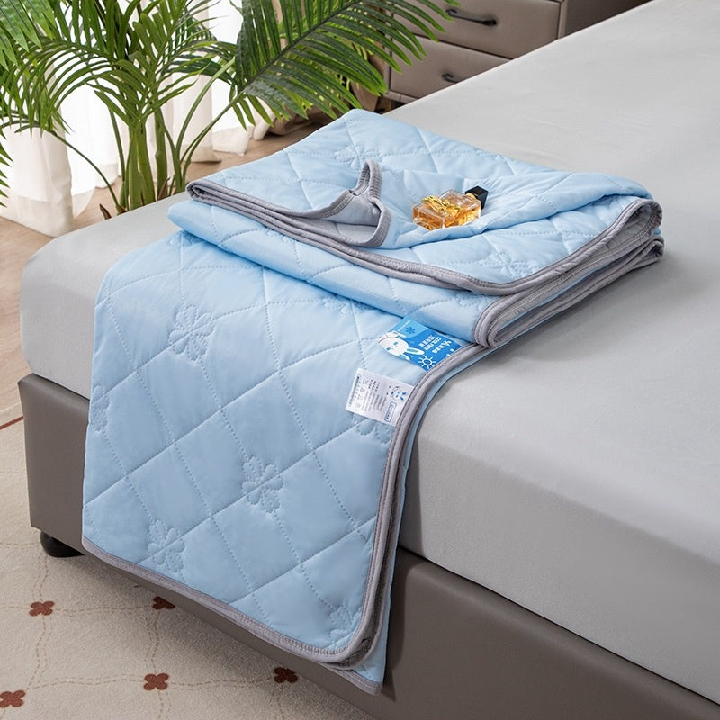 Summer Cool Fiber Quilt - Versatile Bedding for Home & Garden