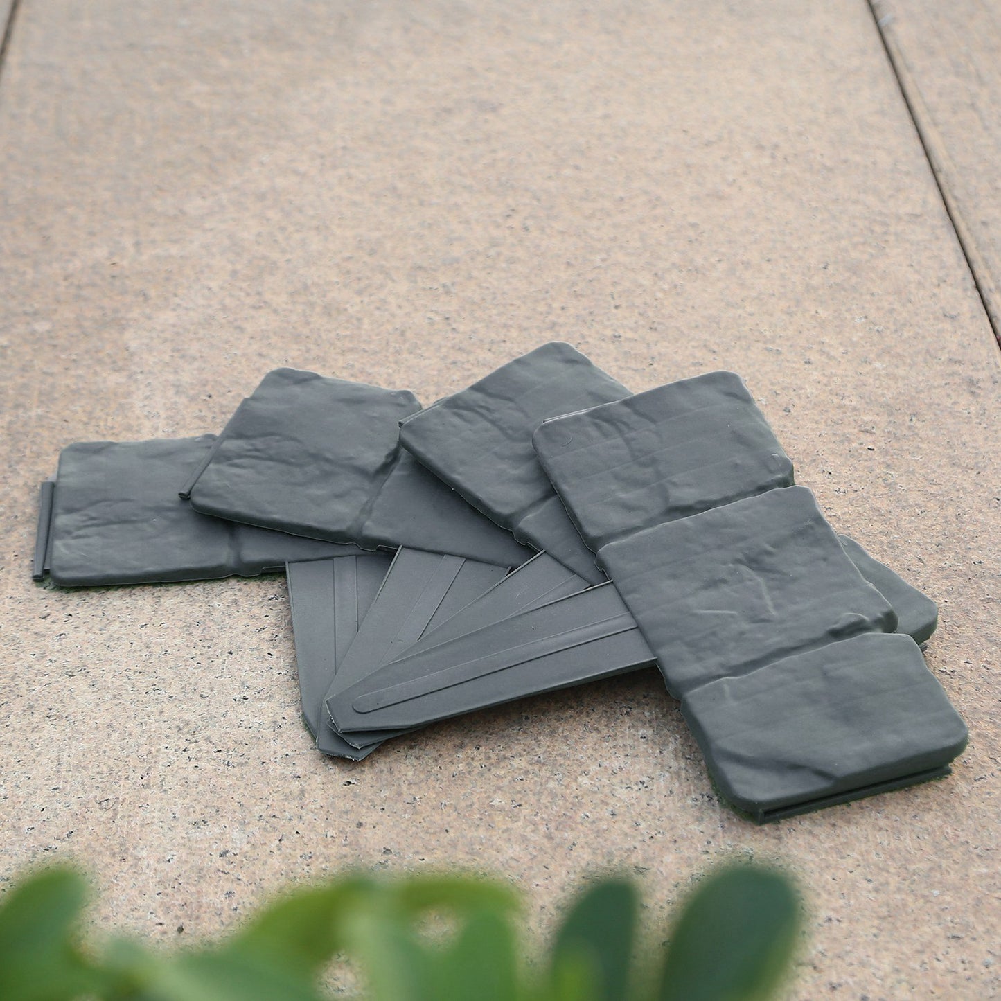 20 Pcs Plastic Garden Edging Border Stones for Lawn & Flowerbeds